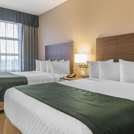 Quality Inn Sept-Îles Eksteriør billede